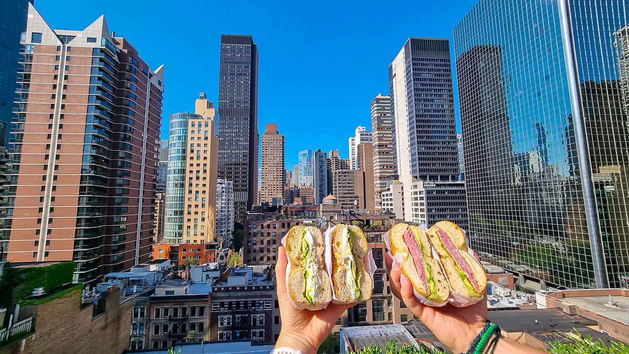 El bagel en Nueva York: un viaje entre herencia y modernidad